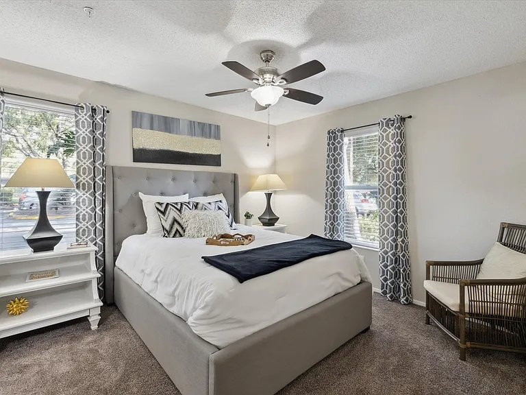 2 Bedroom (Renovated) - 2 Bed / 2 Bath - 962 Sq.Ft.