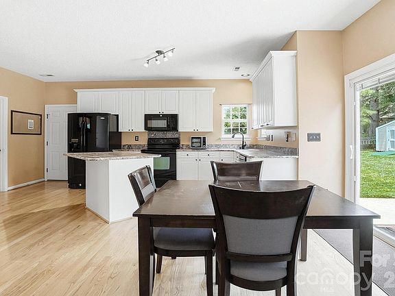 4th image of 5427 Beaver Creek Ct