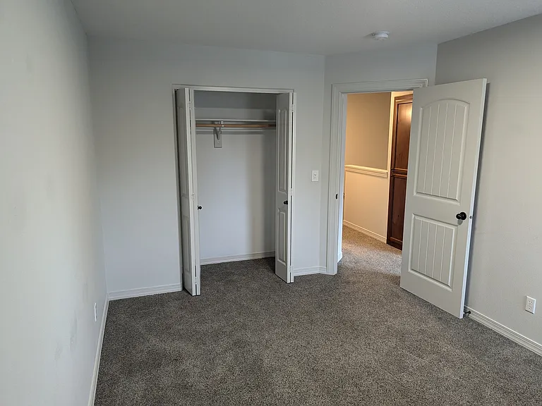409 Madrona Ave SE — Photo 23