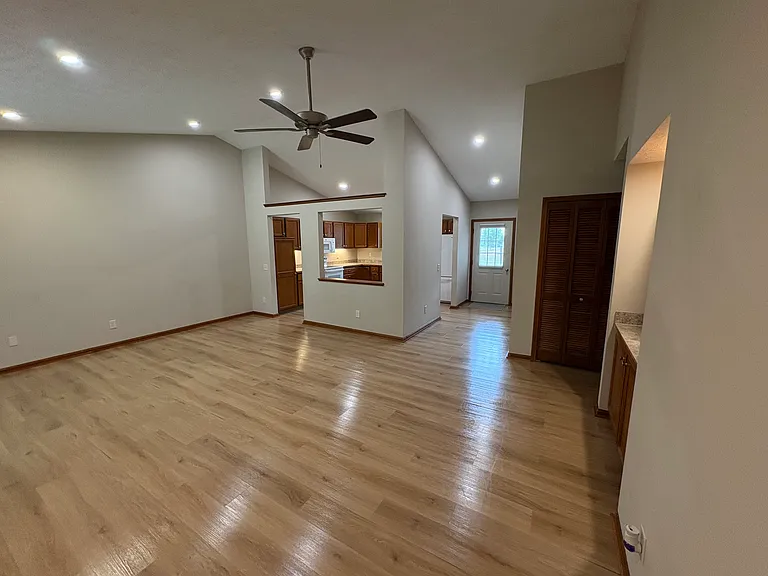 7017 Fry Rd — Photo 4
