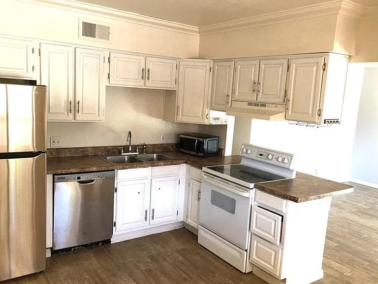 510 W University Dr #217 — Photo 4