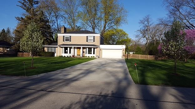 2nd image of 306 Rollwind Rd