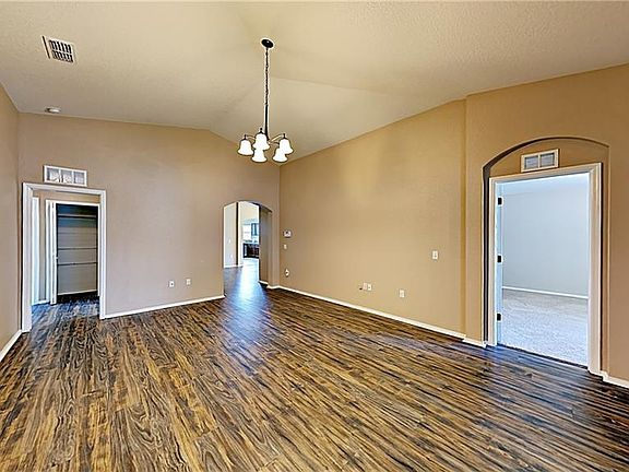 5th image of 845 Buccaneer Blvd