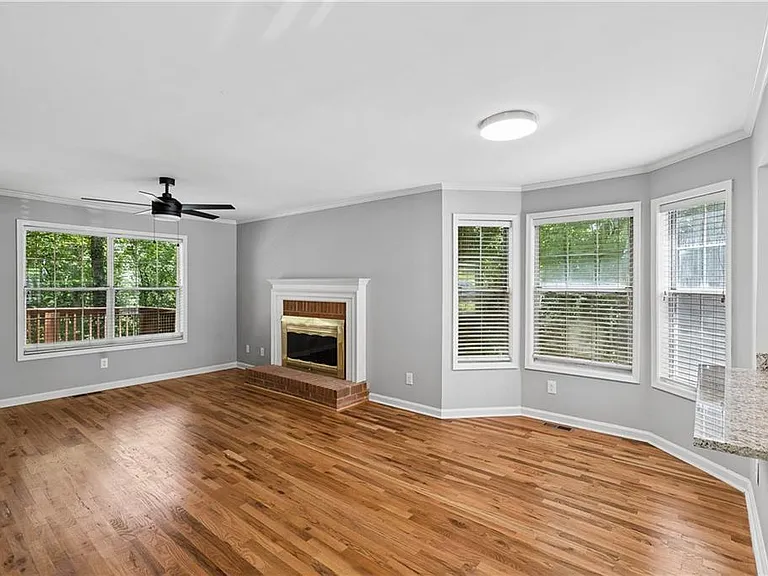 5200 Laurel Bridge Dr SE — Photo 8