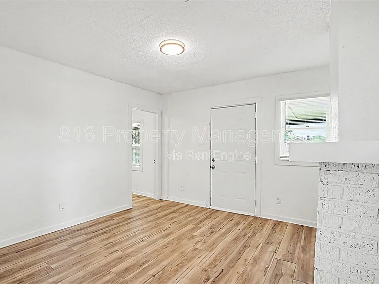 5013 S Benton Ave — Photo 3