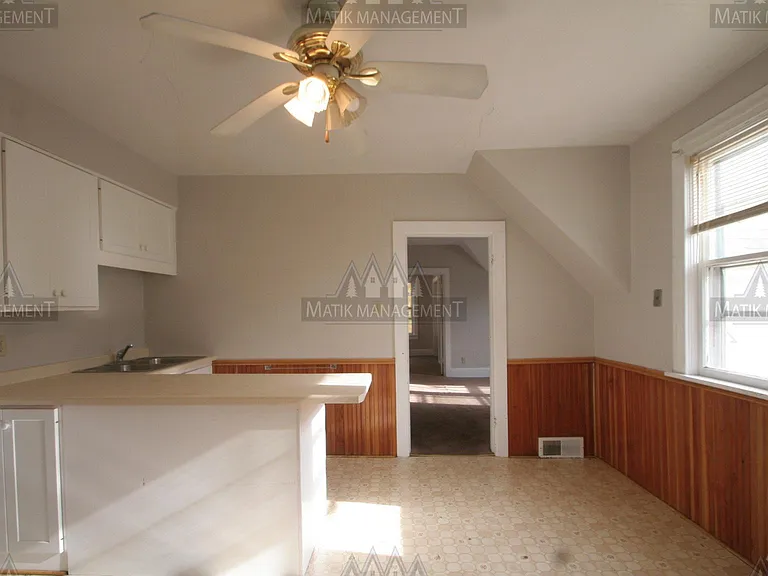 1134 Central Ave #1/2 — Photo 5