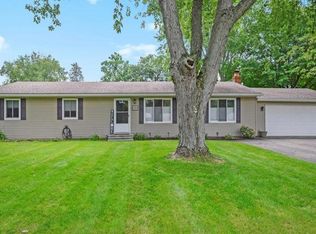 61803 Rambling Way, South Lyon, MI 48178
