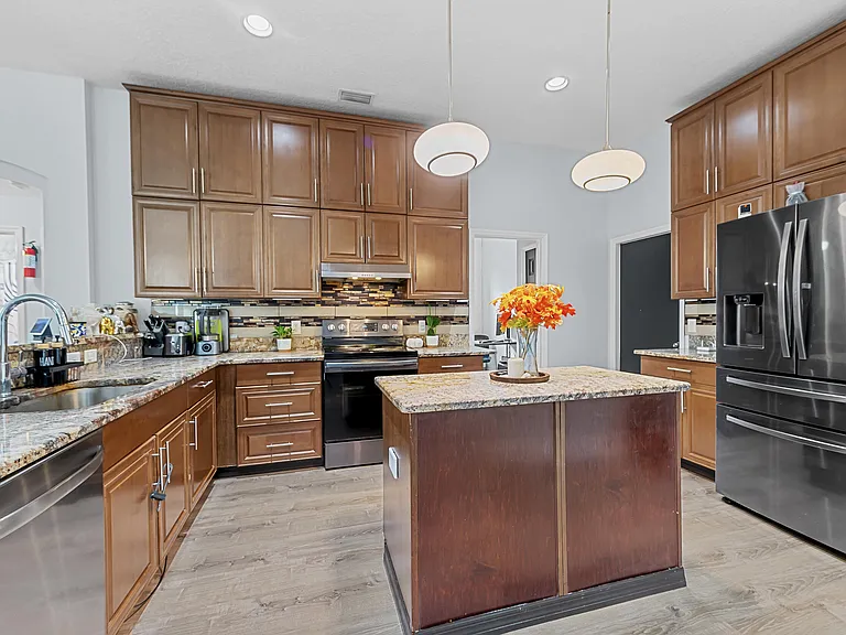 3183 SW Ann Arbor Rd — Photo 5