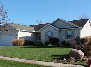 1172 Arneita St, Sycamore, IL 60178