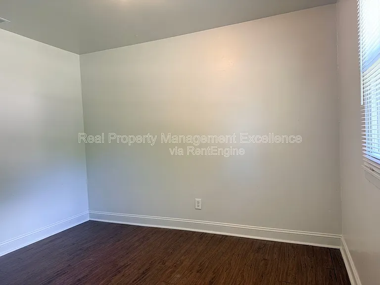 419 Walton St — Photo 22
