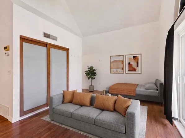 545 Donofrio Dr Unit 8, Madison, WI 53719
