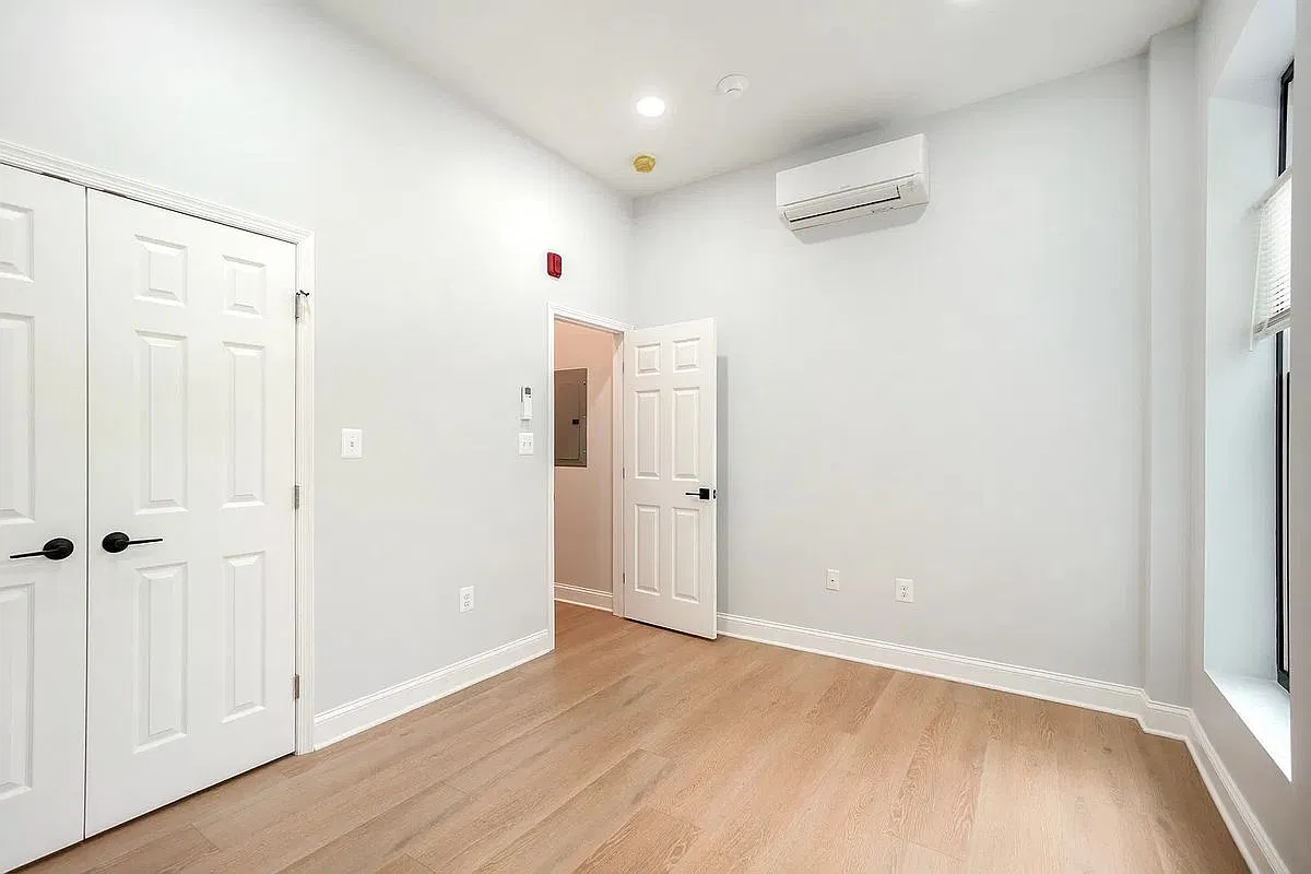 1 bed, 1.0 bath, 335 sqft, $1,300 — Photo 3