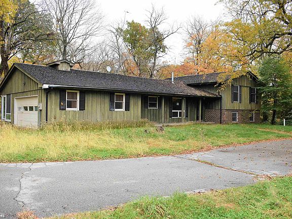 5th image of 2820 River Rd