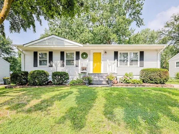 2402 Meadow Trl, Saint Joseph, MO 64503