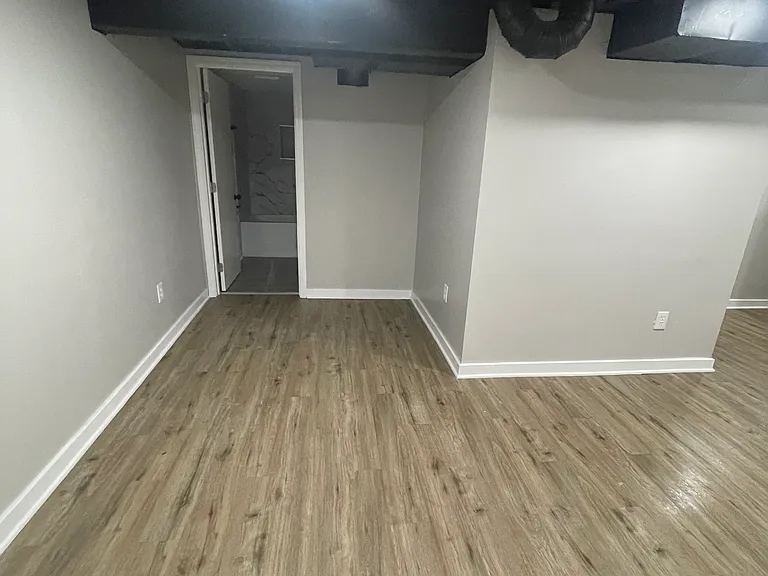 735 Hanley St — Photo 13