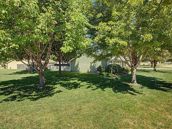 4th image of 3842 Fox Ridge Dr