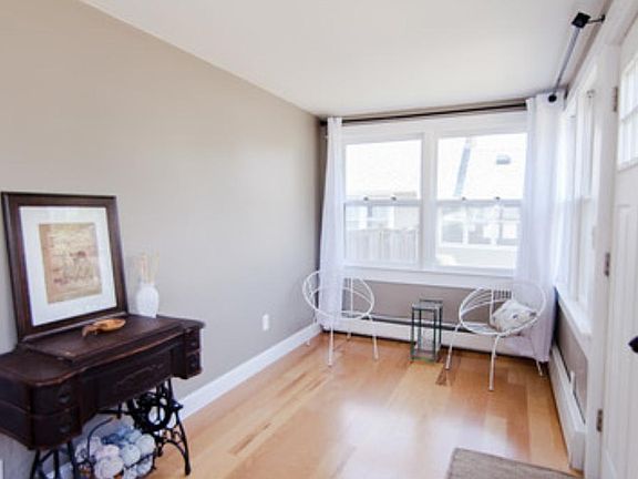 3rd image of 1117 Abell St