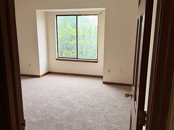 3rd image of 73 Mountford St APT 5B