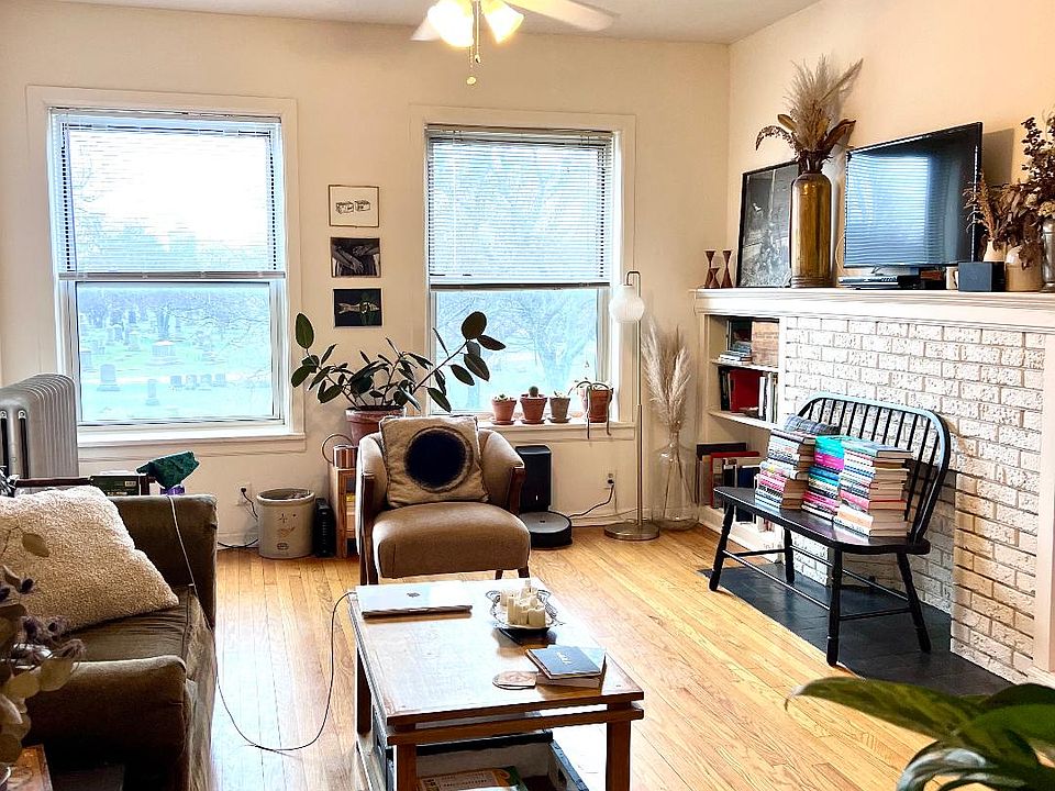 1st image of 1318 W Montrose Ave #3