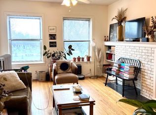 1318 W Montrose Ave #3, Chicago, IL 60613