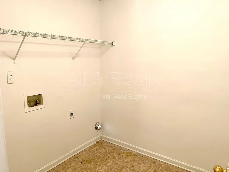 225 Forrest Ln — Photo 10