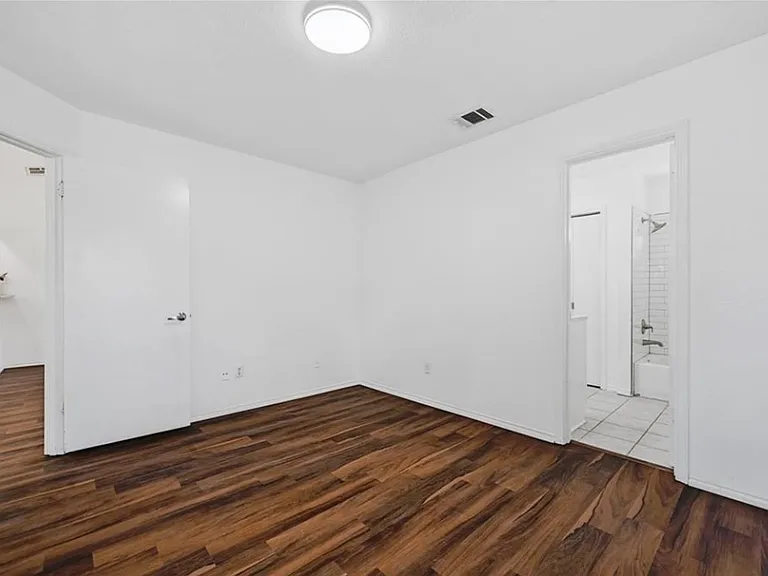9601 Holly Springs Dr — Photo 10