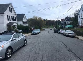 14 Alger St, New London, CT 06320