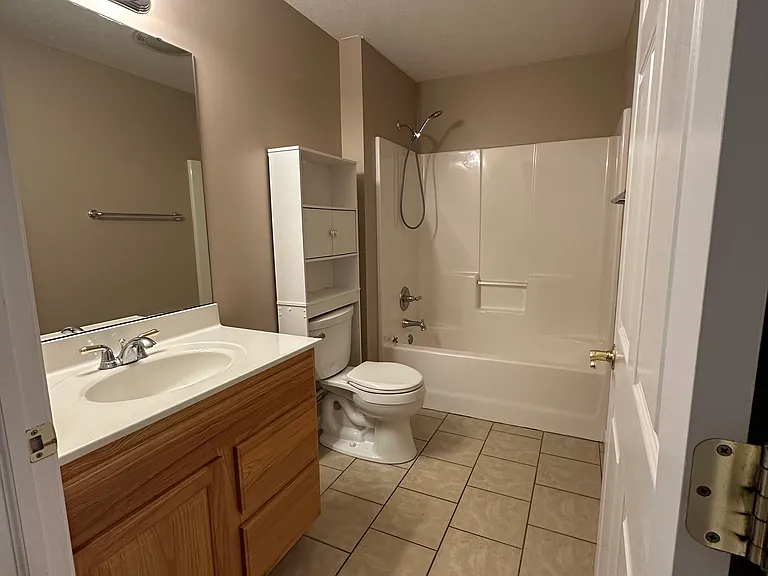 105 Southridge Villages Ave #105 — Photo 4