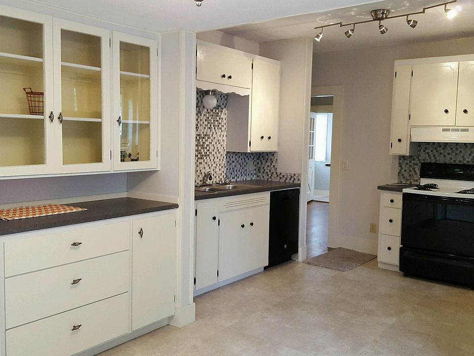 2nd image of 685 9th St