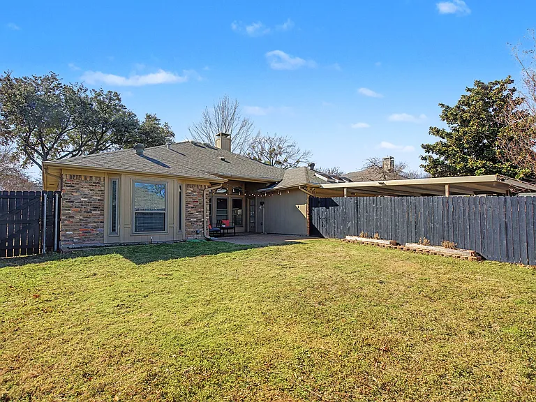 1203 Babbling Brook Dr — Photo 30