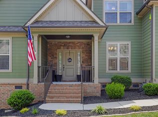 6775 Doughboys Ln, Ooltewah, TN 37363