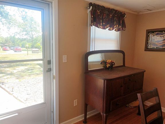 2nd image of 186 Countryside Dr
