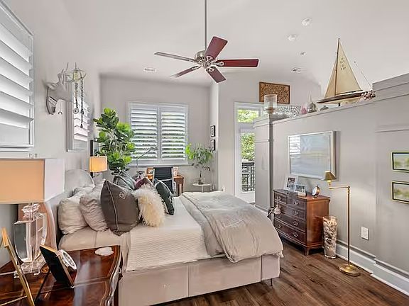 5th image of 635 N Alexander St #0