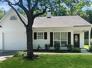 104 Lowndes Rd, Goose Creek, SC 29445