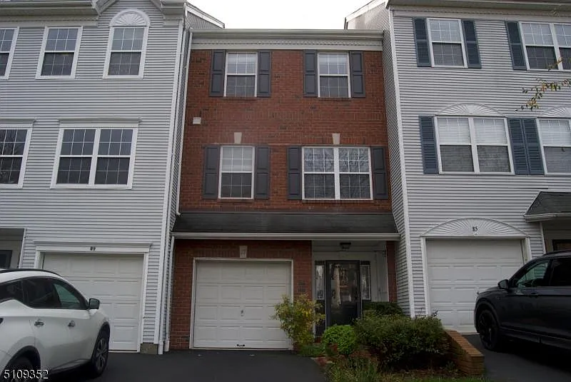 87 Constitution Way photo 1