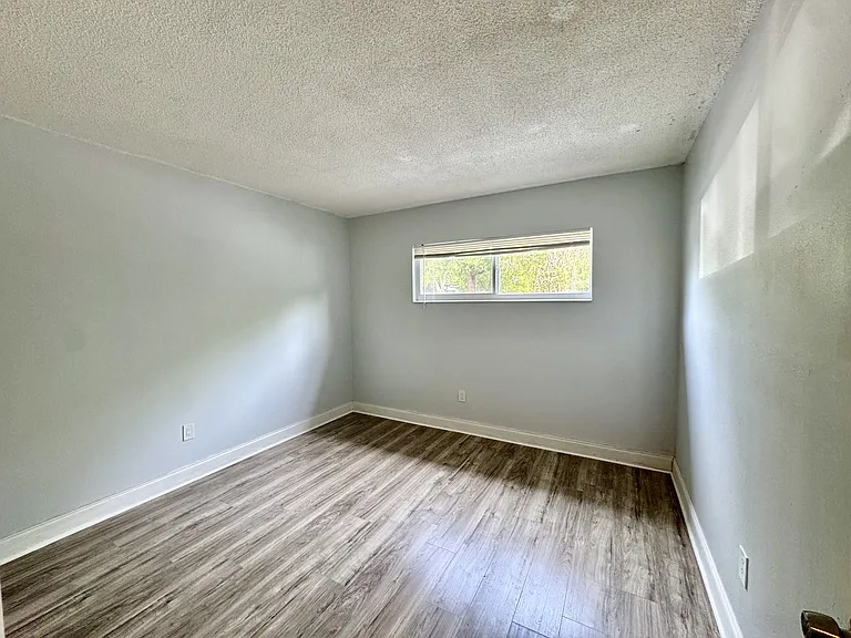 825 N Primrose Dr #1 — Photo 9