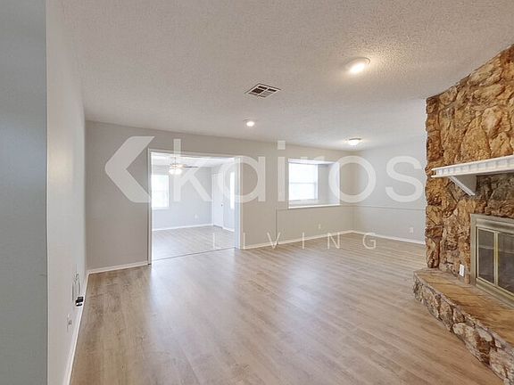 4th image of 405 E Brookview Lane Ct