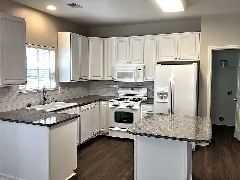 818 Laurel Meadows Pkwy — Photo 2