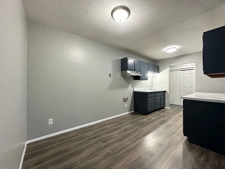 1315 Dowling Ave N — Photo 13
