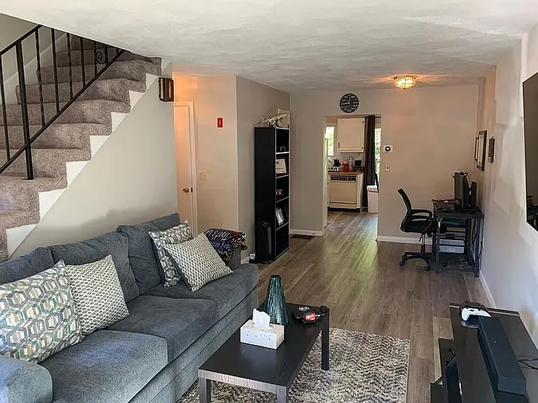 222 Farrwood Dr — Photo 1