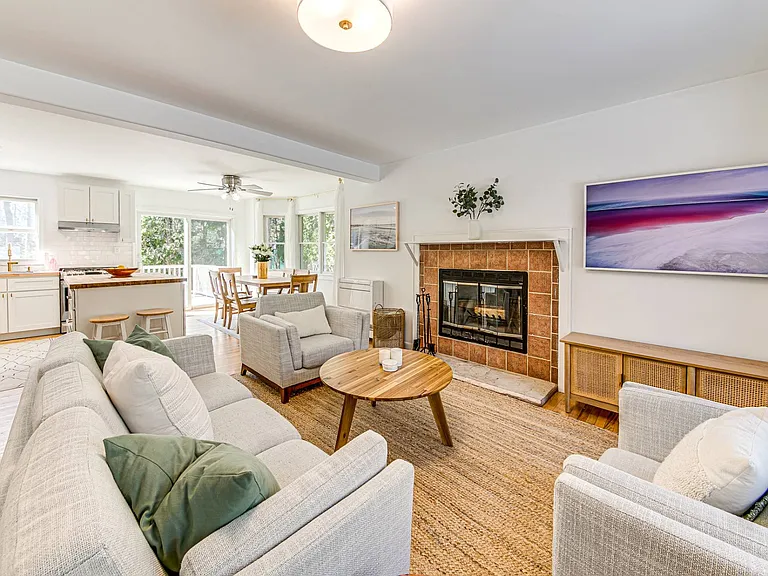 36 Barnes Ave — Photo 3