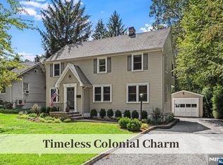 57 Ivers Rd, Allendale, NJ 07401