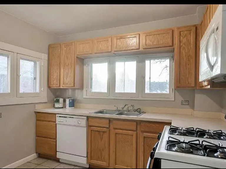 387 N Emerson St — Photo 13