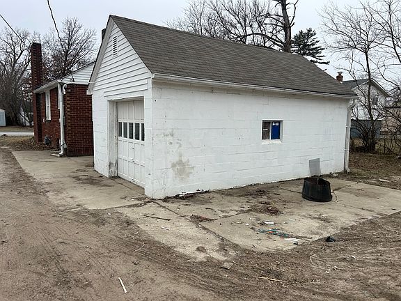 3rd image of 5912 E 16th St