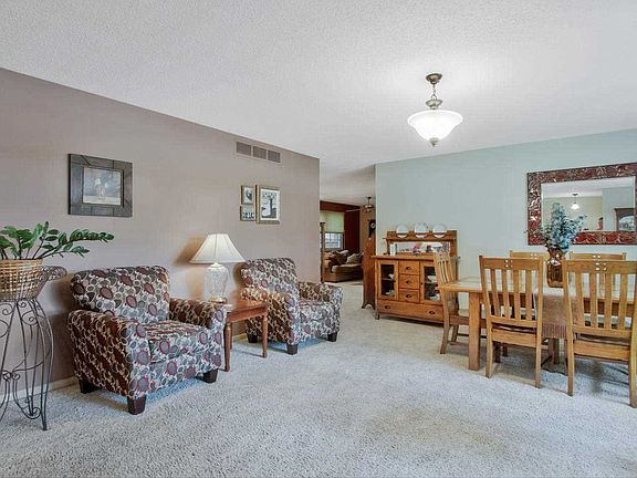 4th image of 805 N Armour Dr