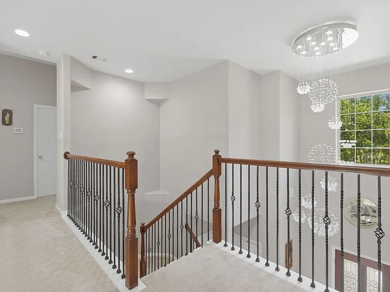 14535 Mountain Cliff Ln — Photo 18