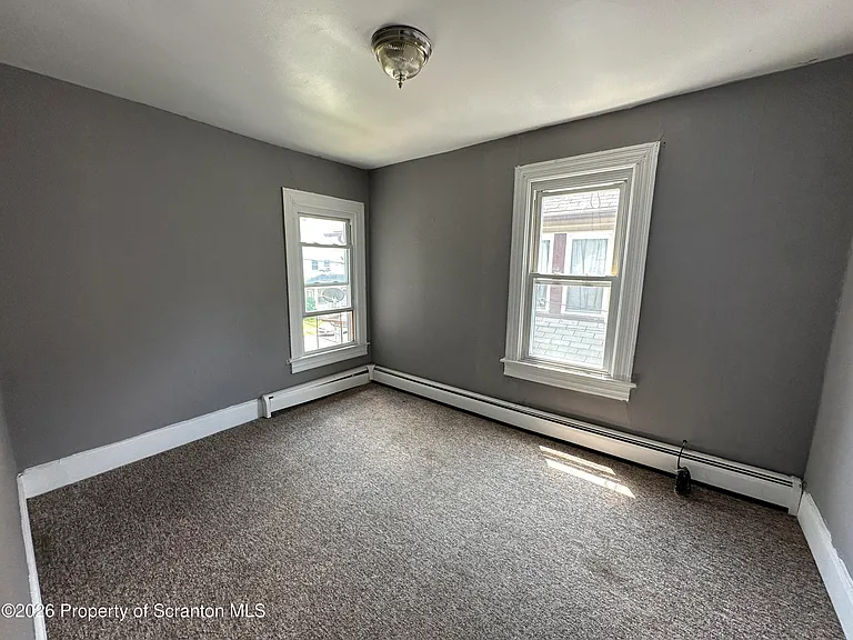 1029 Diamond Ave — Photo 1