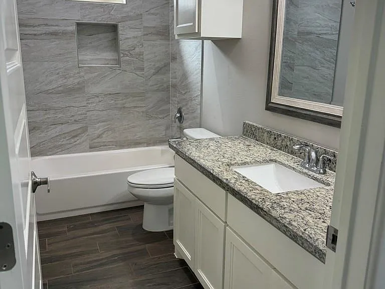 2105 Canyon Rd #1 — Photo 10