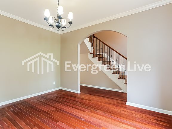 5th image of 6224 Pinebrook Cir
