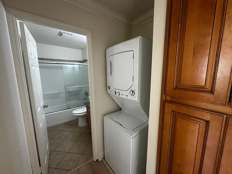 1371 E Washington Ave #103 — Photo 12